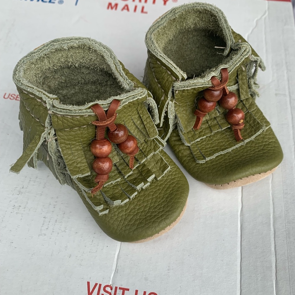 Duchess and fox trailblazer moccasin fringe bootie